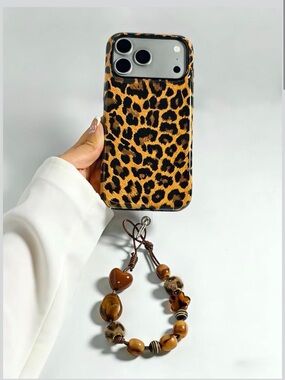 Leopard Print Phone Case with Beaded Wrist Strap - Brown/Black